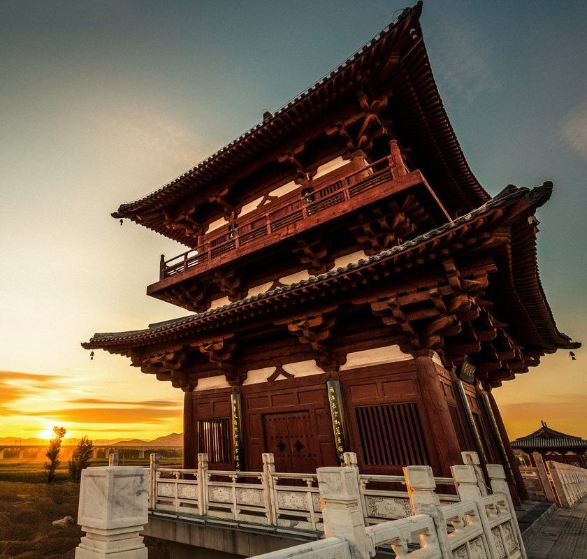 欲穷千里目，更上一层楼。