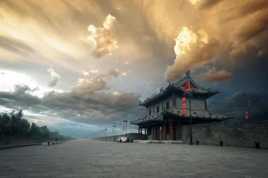 总为浮云能蔽日 长安不见使人愁